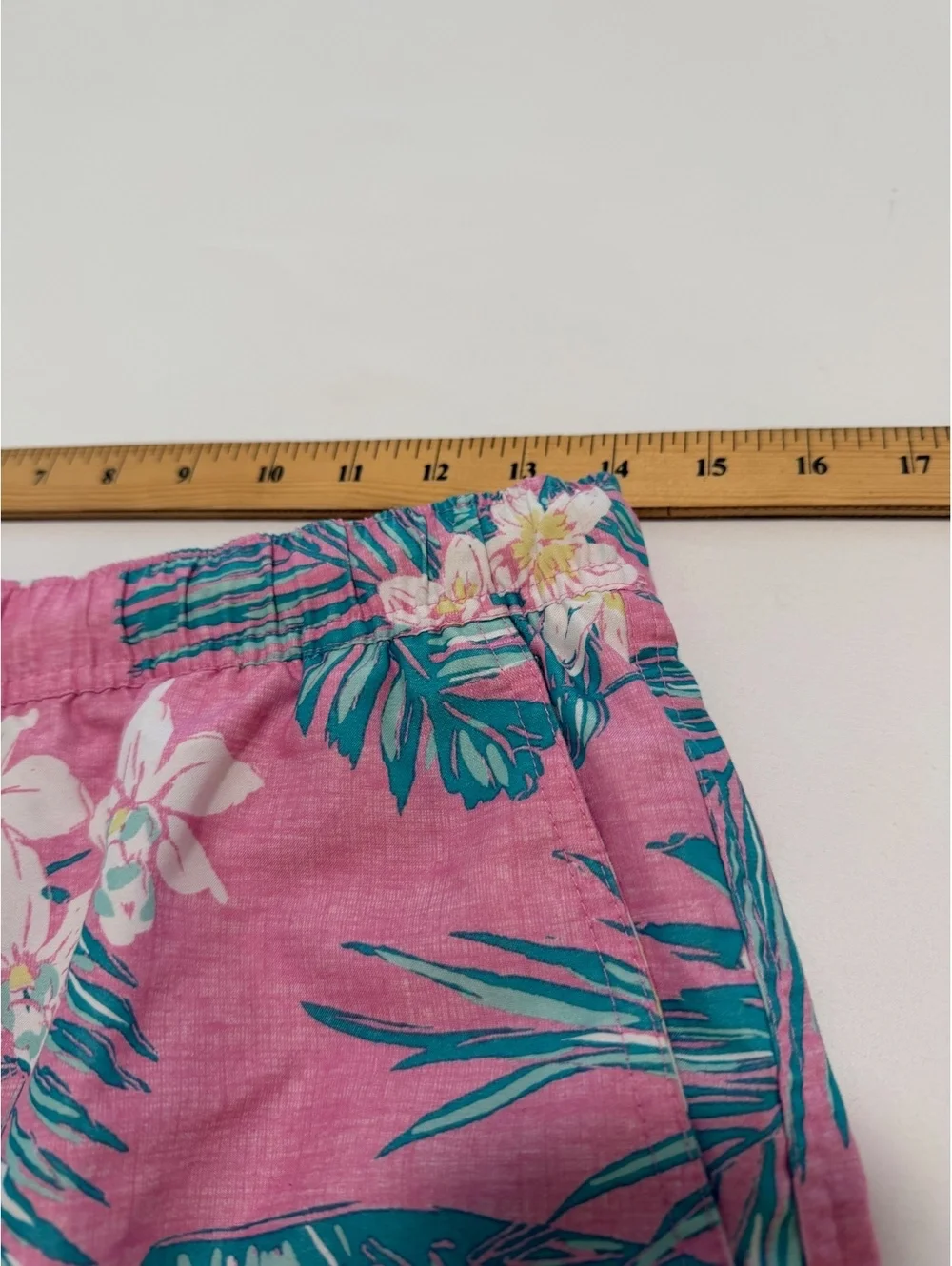 Vineyard Vines Boys XL Pink Floral Palm Print Swim Trunks